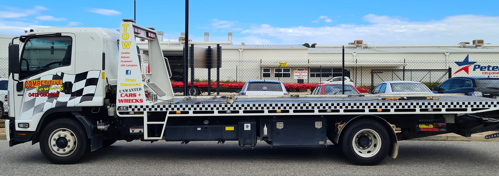 Competitive Towing Flat Bed Truck new